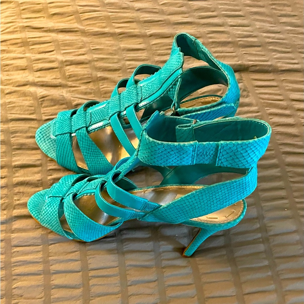 Light blue shoes … heels